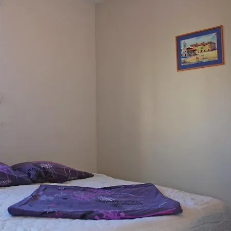 In 7406 Apartment *